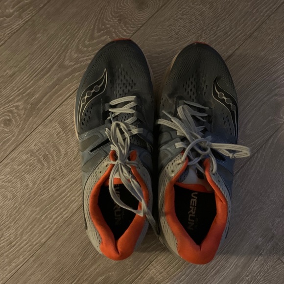 Hi I am selling my nice sports shoes - Picture 3 of 6